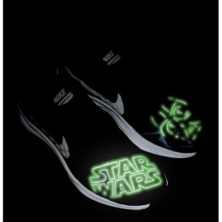SNEAKERS PAINT GLOW IN THE DARK